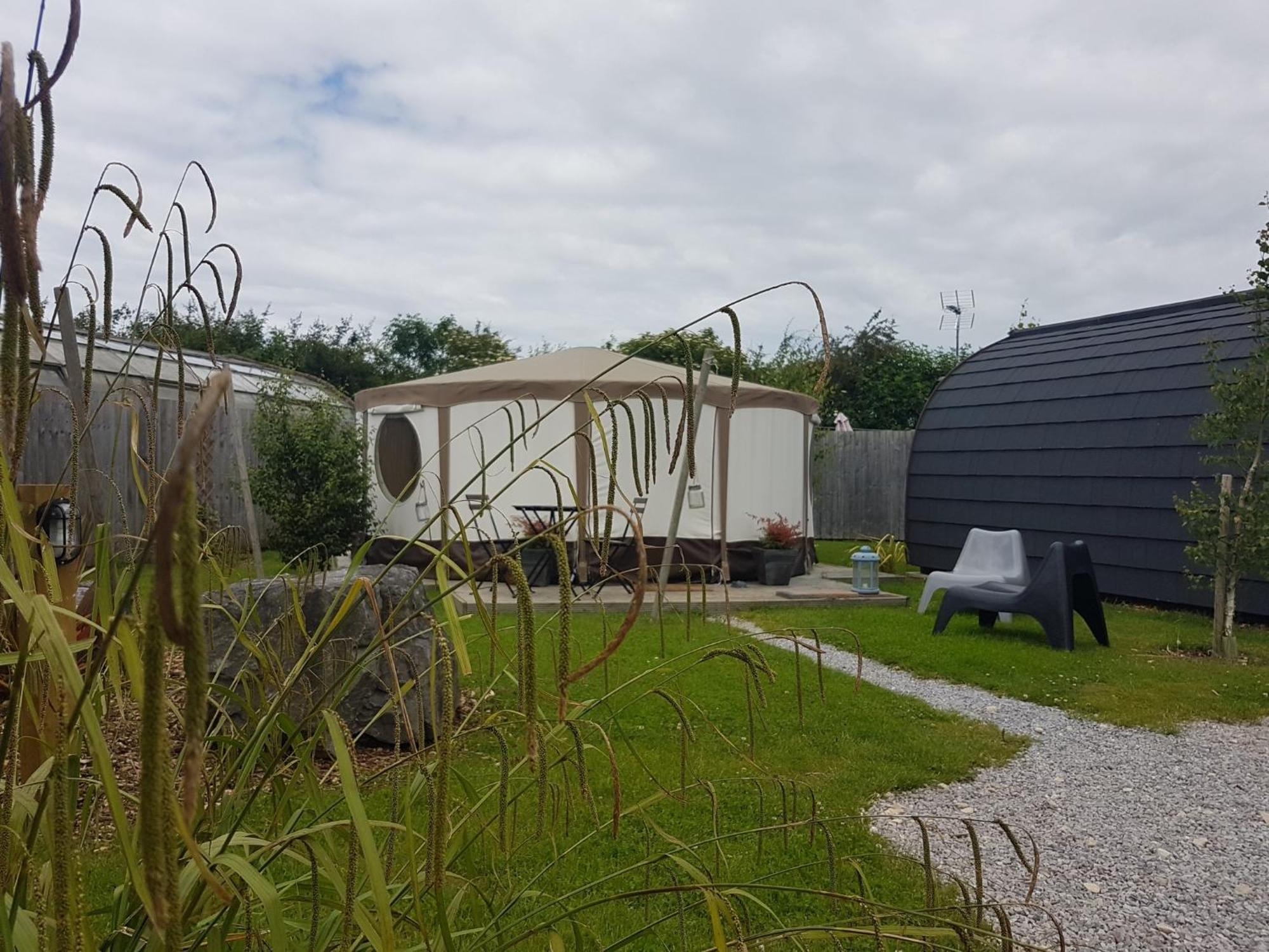 The Little Hide - Adult Only Camping Pods Wigginton  Экстерьер фото