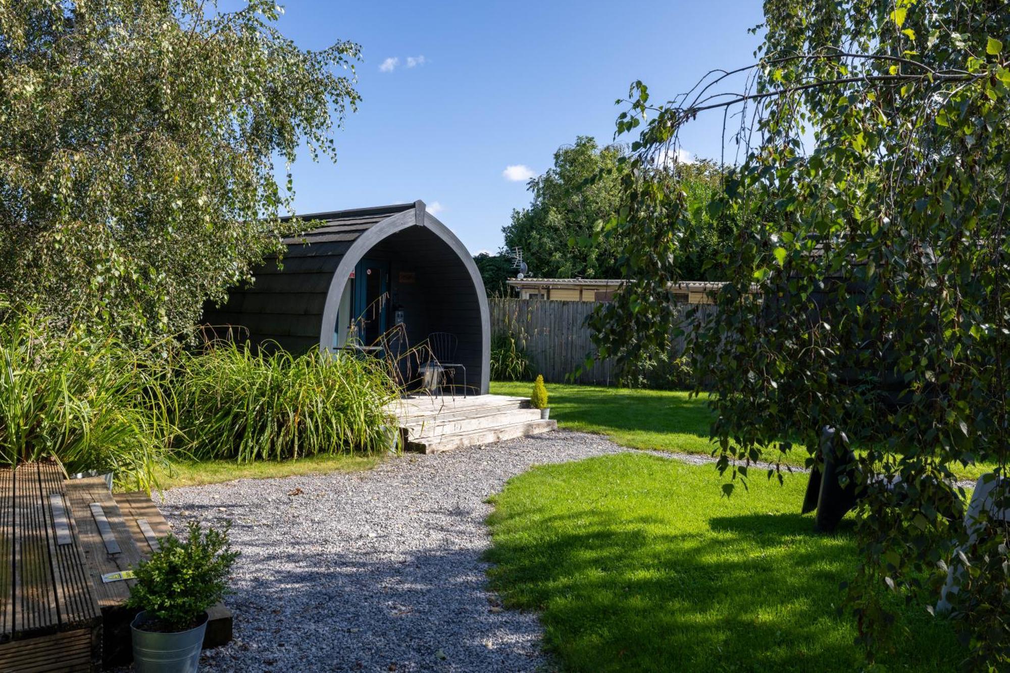 The Little Hide - Adult Only Camping Pods Wigginton  Экстерьер фото