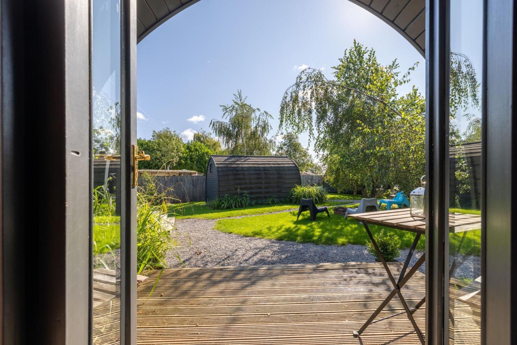 The Little Hide - Adult Only Camping Pods Wigginton  Экстерьер фото